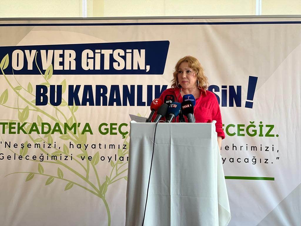 Ortak açıklamayı tiyatro sanatçısı Jülide Kural okudu.